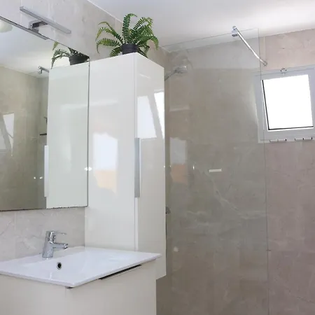 Apartment Atico Con Barbacoa Y Terraza Exclusiva. *
