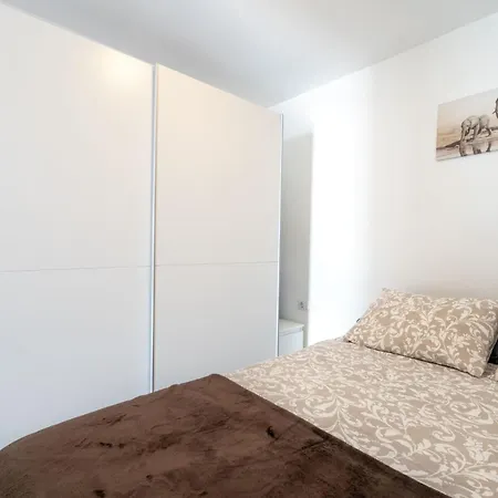 Atico Con Barbacoa Y Terraza Exclusiva. أذيخي