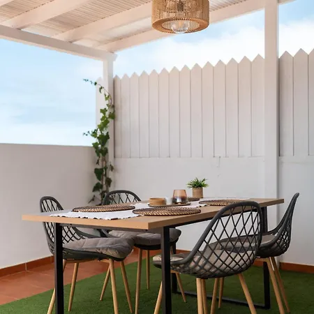 Atico Con Barbacoa Y Terraza Exclusiva. أذيخي