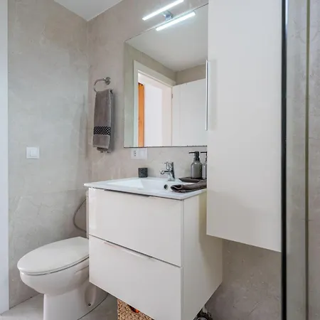 Atico Con Barbacoa Y Terraza Exclusiva. * أذيخي