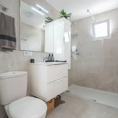 Atico Con Barbacoa Y Terraza Exclusiva. * أذيخي
