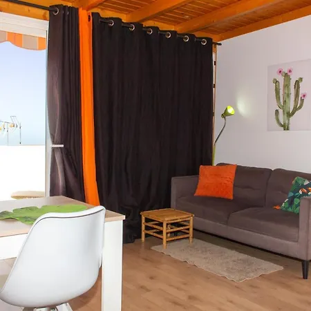 Atico Con Barbacoa Y Terraza Exclusiva. Appartamento