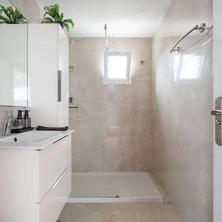 Atico Con Barbacoa Y Terraza Exclusiva.