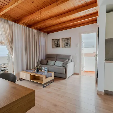 Atico Con Barbacoa Y Terraza Exclusiva.