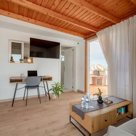 Apartmán Atico Con Barbacoa Y Terraza Exclusiva. *