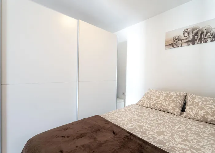 Atico Con Barbacoa Y Terraza Exclusiva. أذيخي