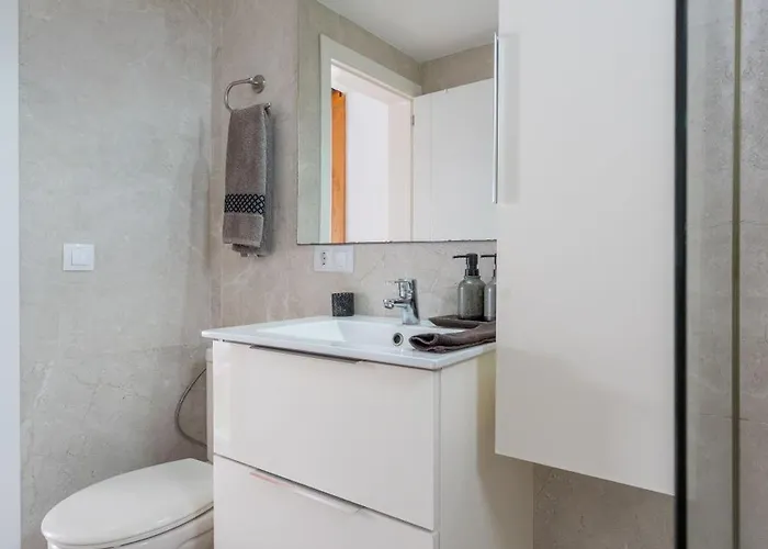 Atico Con Barbacoa Y Terraza Exclusiva. * أذيخي